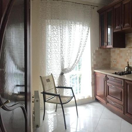 Cozy Studio Near Greek Square Apartment Odessa Exterior photo